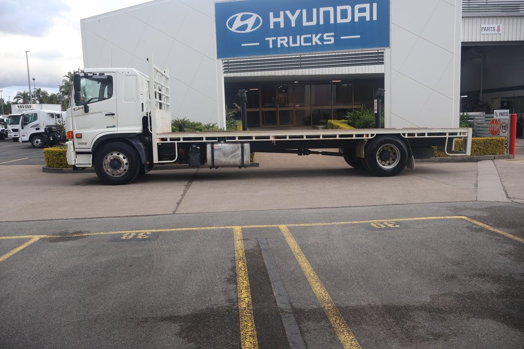2017 Hino Gh 1828 image 3