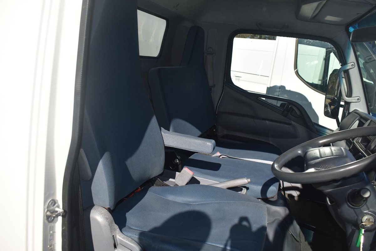 2016 Fuso Canter 515 image 7