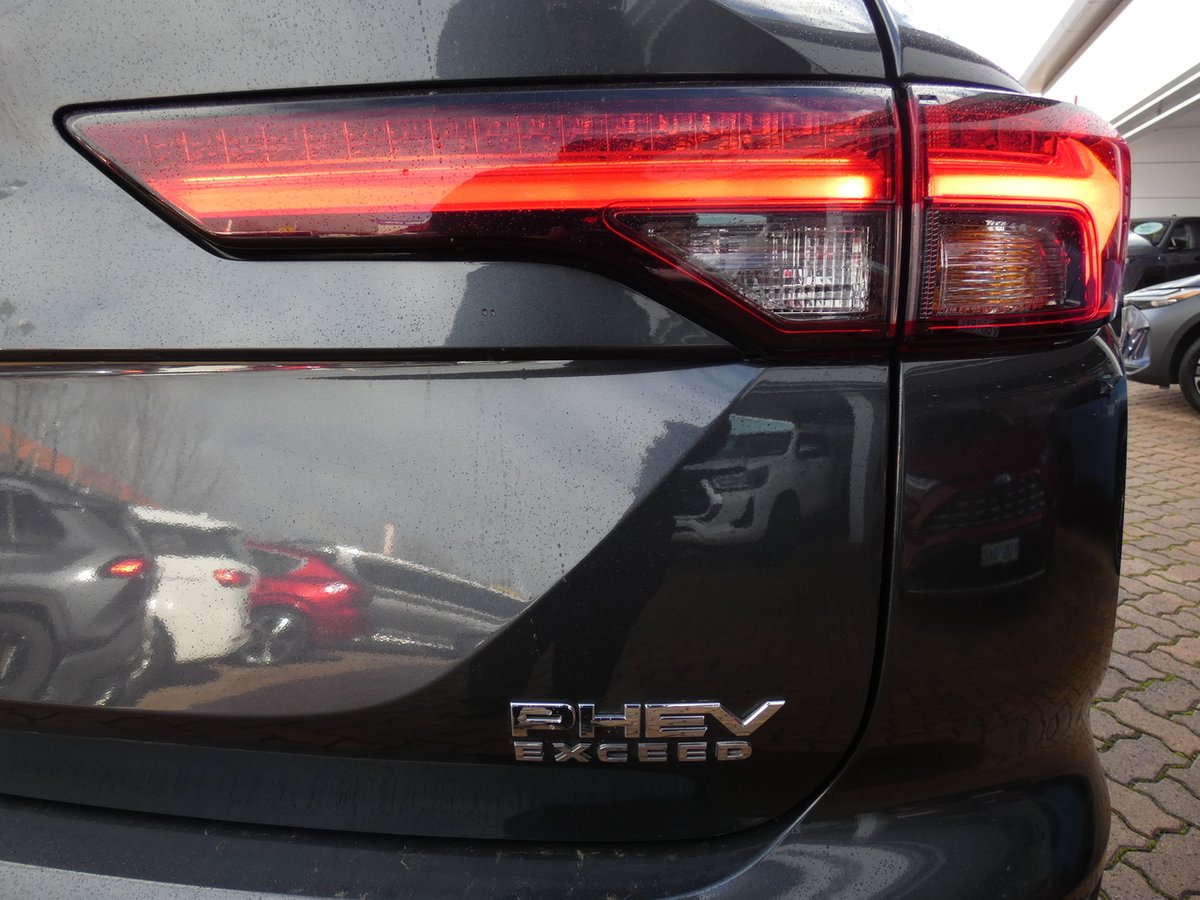 2024 Mitsubishi Outlander PHEV Exceed ZM MY24 AWD image 12