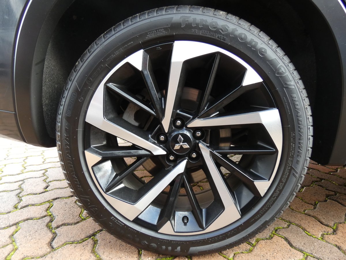 2024 Mitsubishi Outlander PHEV Exceed ZM MY24 AWD image 15