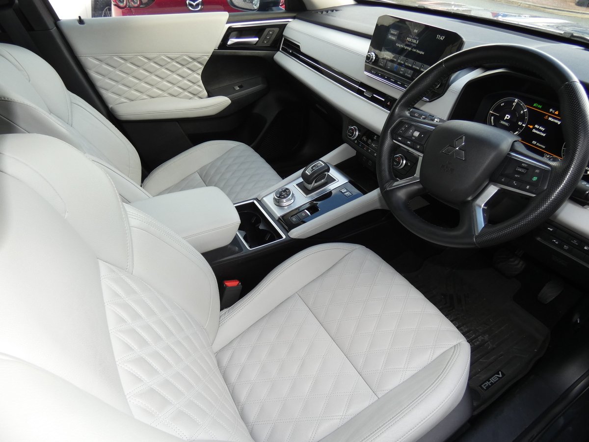 2024 Mitsubishi Outlander PHEV Exceed ZM MY24 AWD image 18