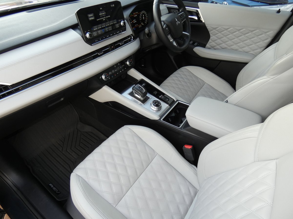 2024 Mitsubishi Outlander PHEV Exceed ZM MY24 AWD image 22