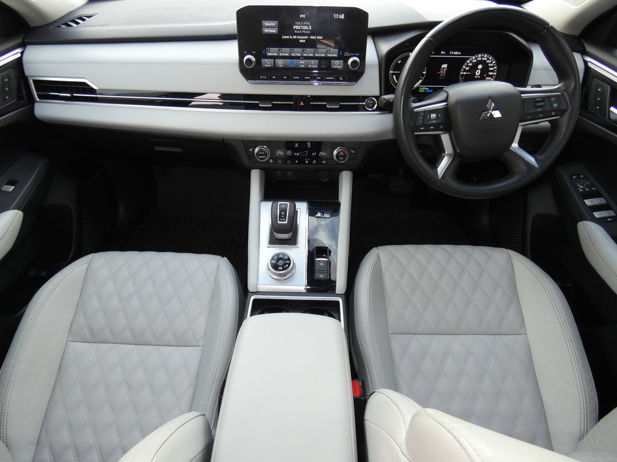 2024 Mitsubishi Outlander PHEV Exceed ZM MY24 AWD image 23