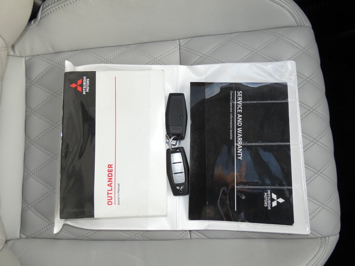 2024 Mitsubishi Outlander PHEV Exceed ZM MY24 AWD image 31