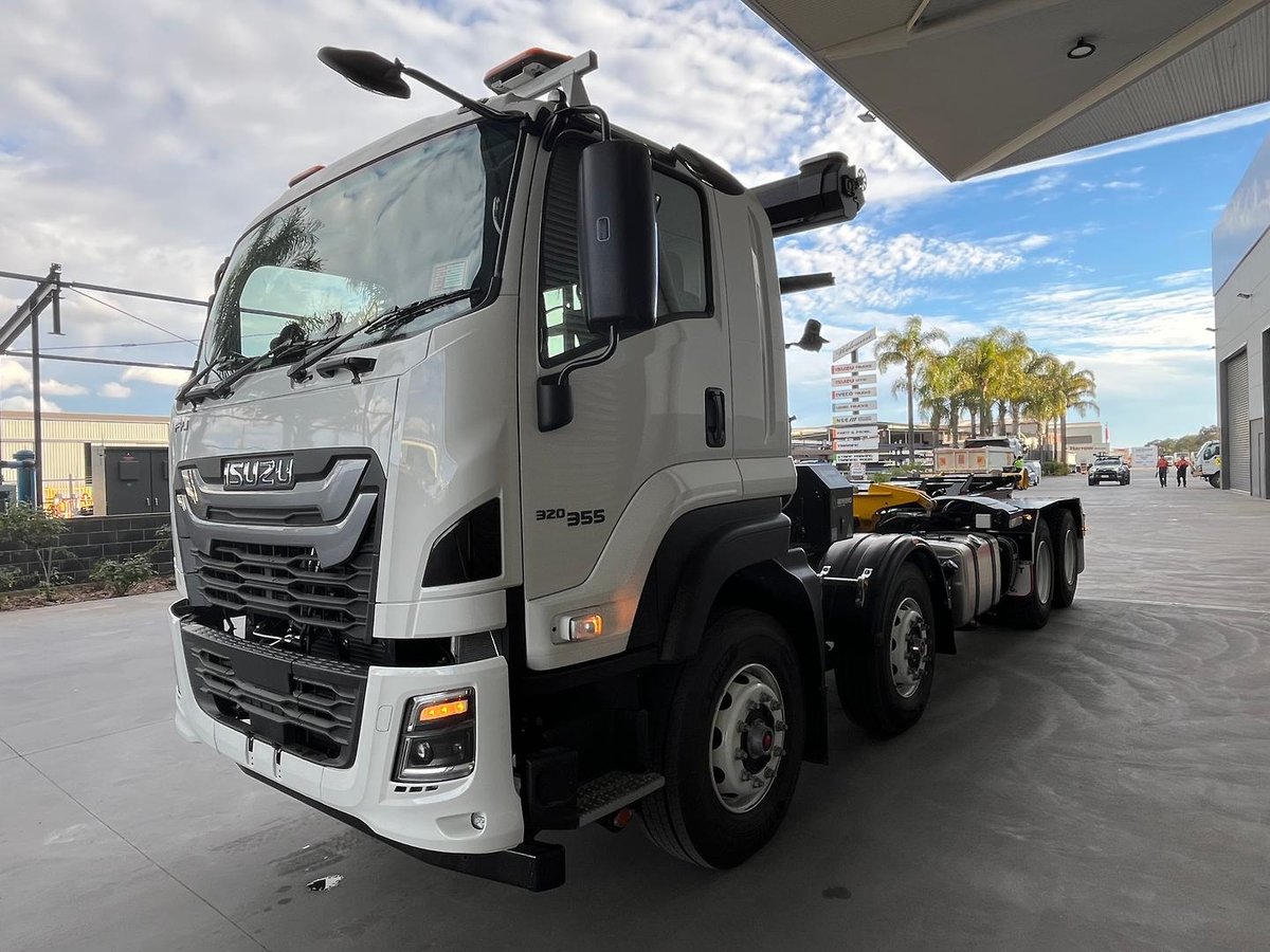2025 Isuzu F Series FYJ 320-355 AT R60 image 7