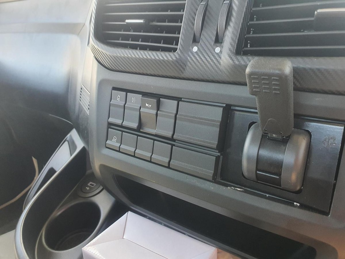2026 Iveco S-Way AT230 image 19