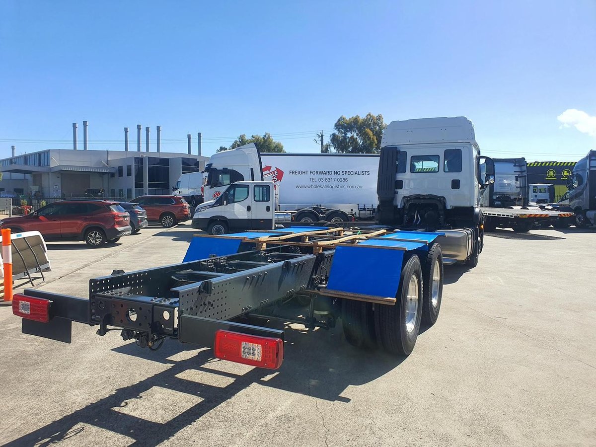 2026 Iveco S-Way AT230 image 11