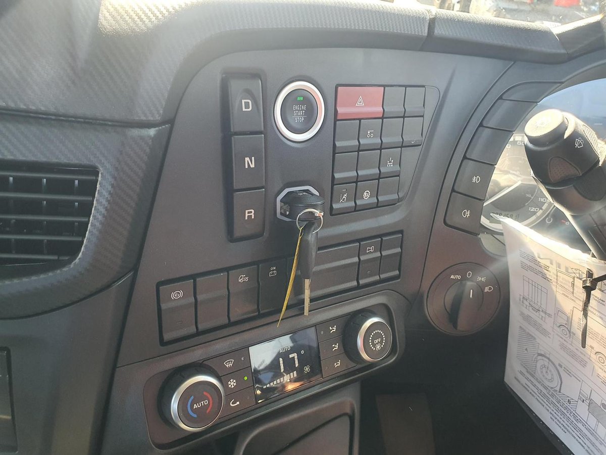 2026 Iveco S-Way AT230 image 20