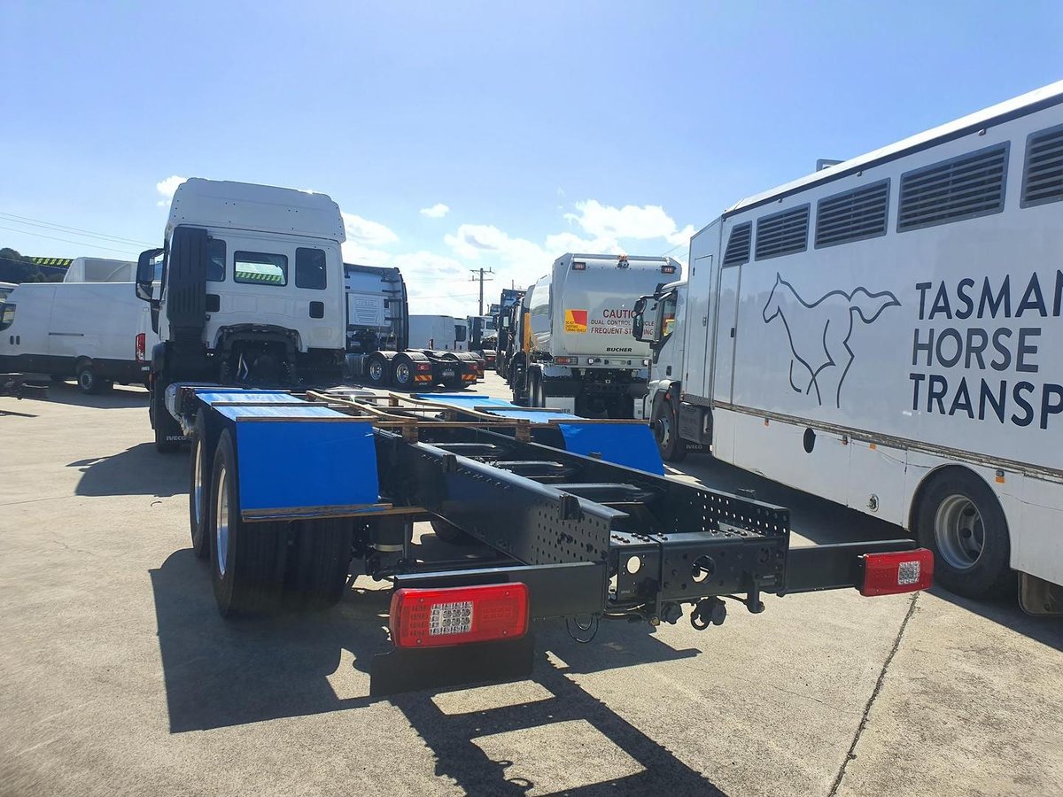 2026 Iveco S-Way AT230 image 10