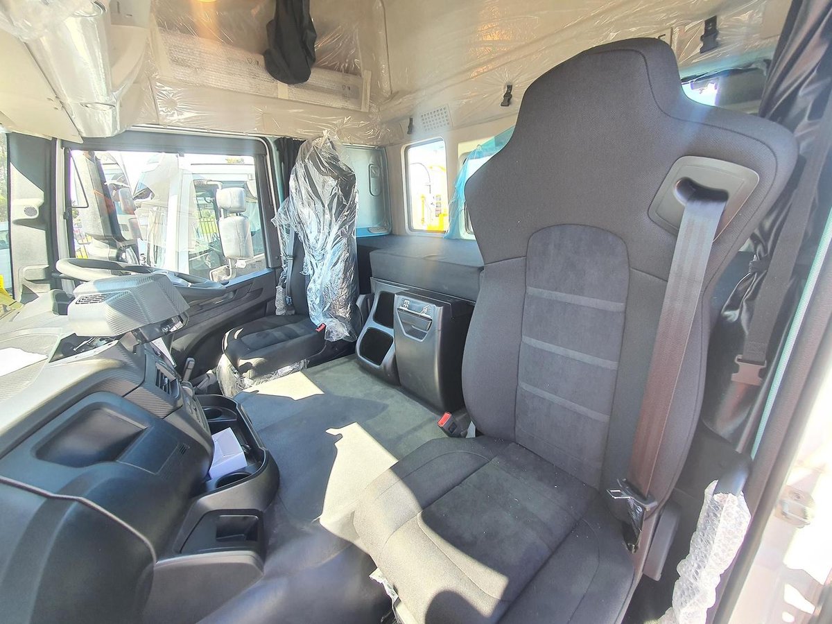 2026 Iveco S-Way AT230 image 30