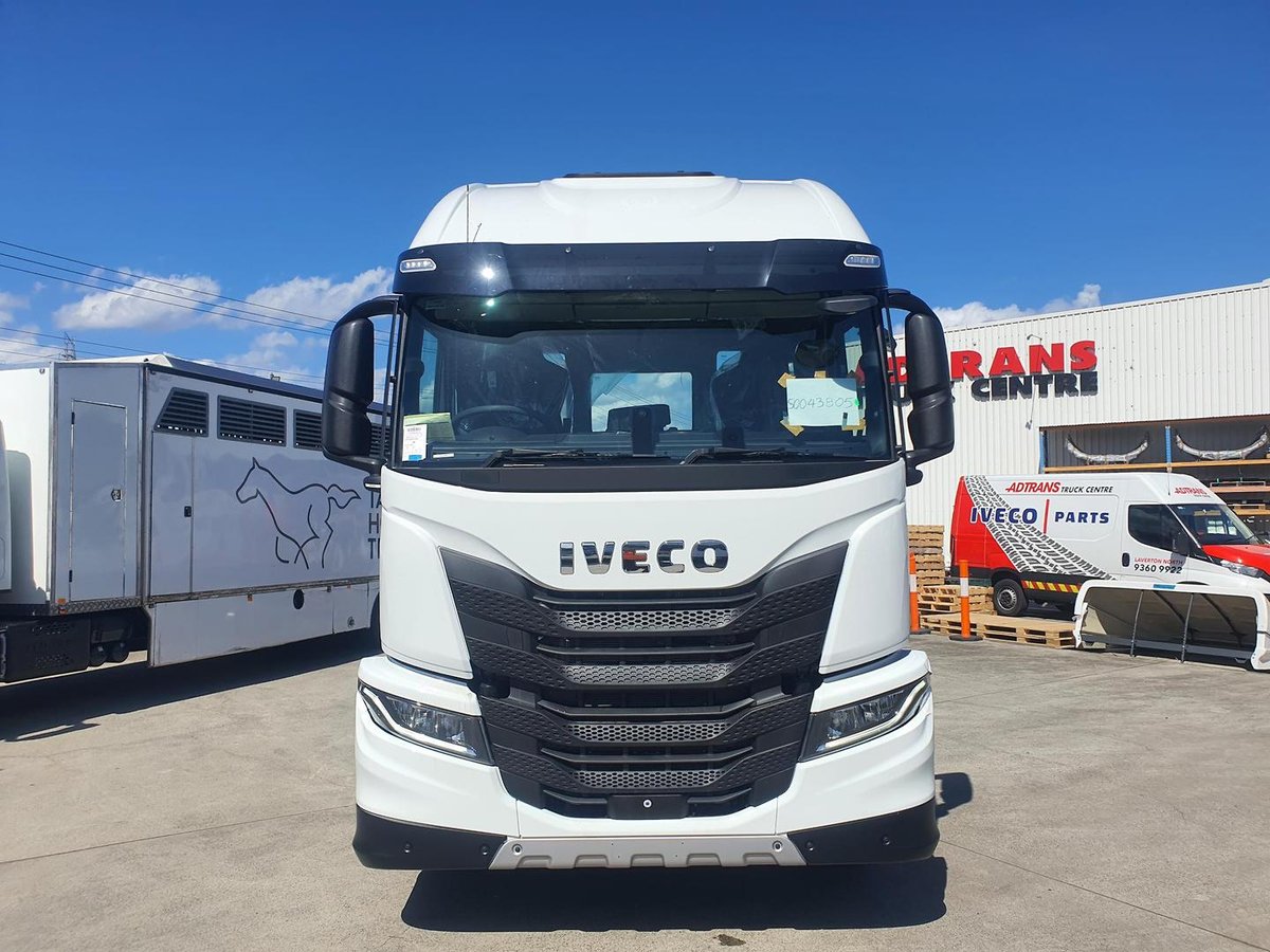 2026 Iveco S-Way AT230 image 7