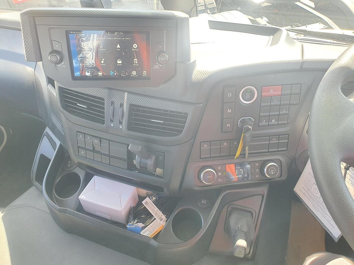 2026 Iveco S-Way AT230 image 18