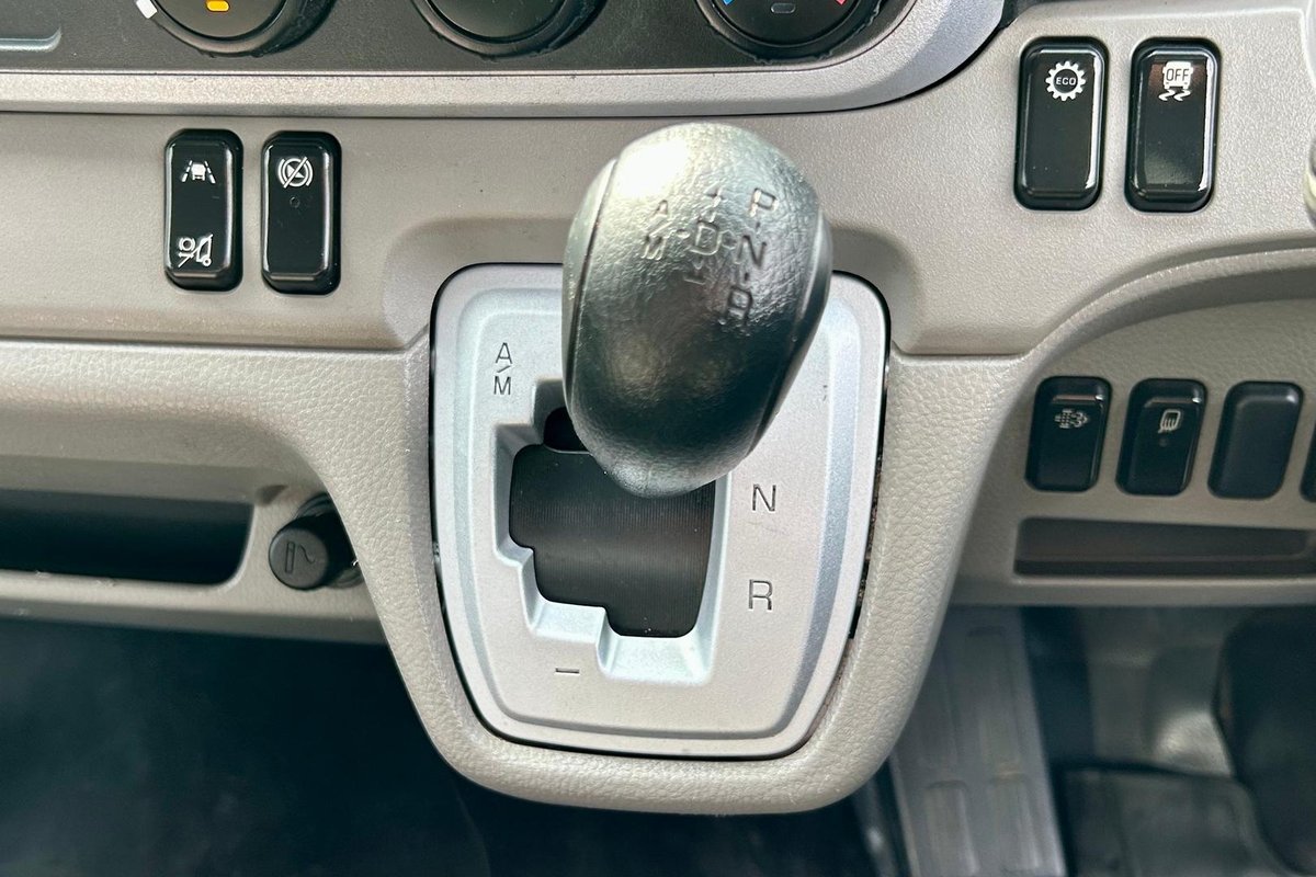 2021 Fuso Canter 615 image 32