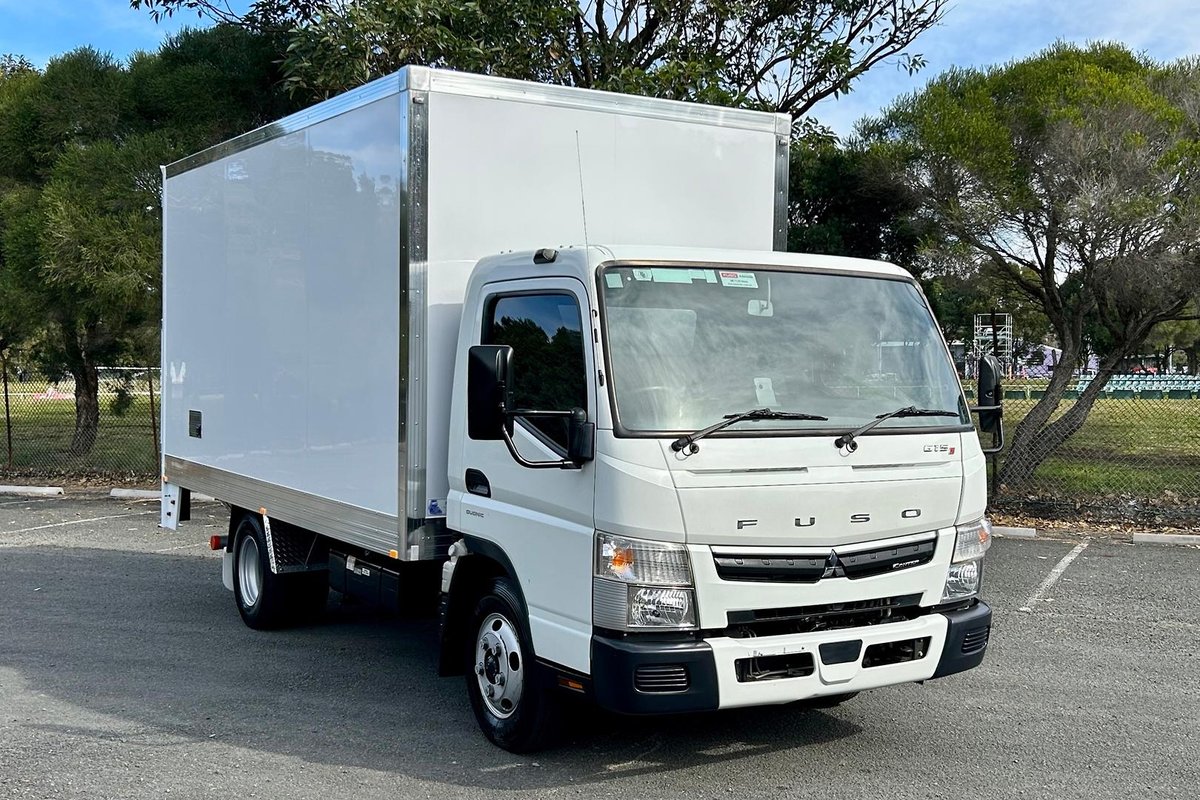 2021 Fuso Canter 615 image 8