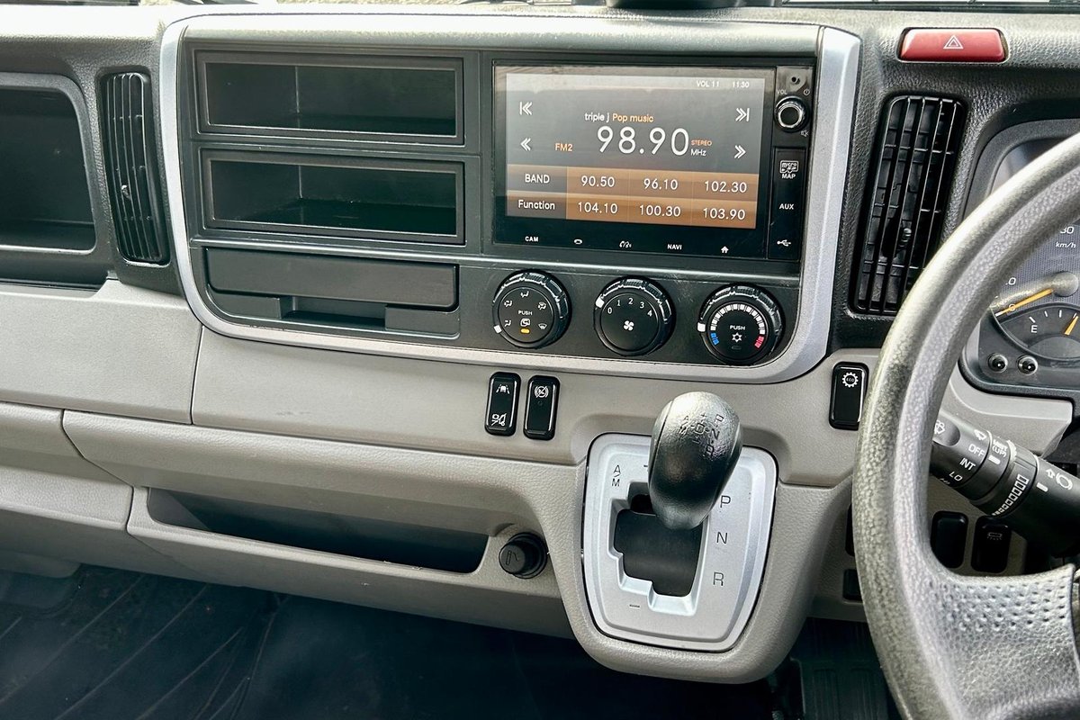 2021 Fuso Canter 615 image 35