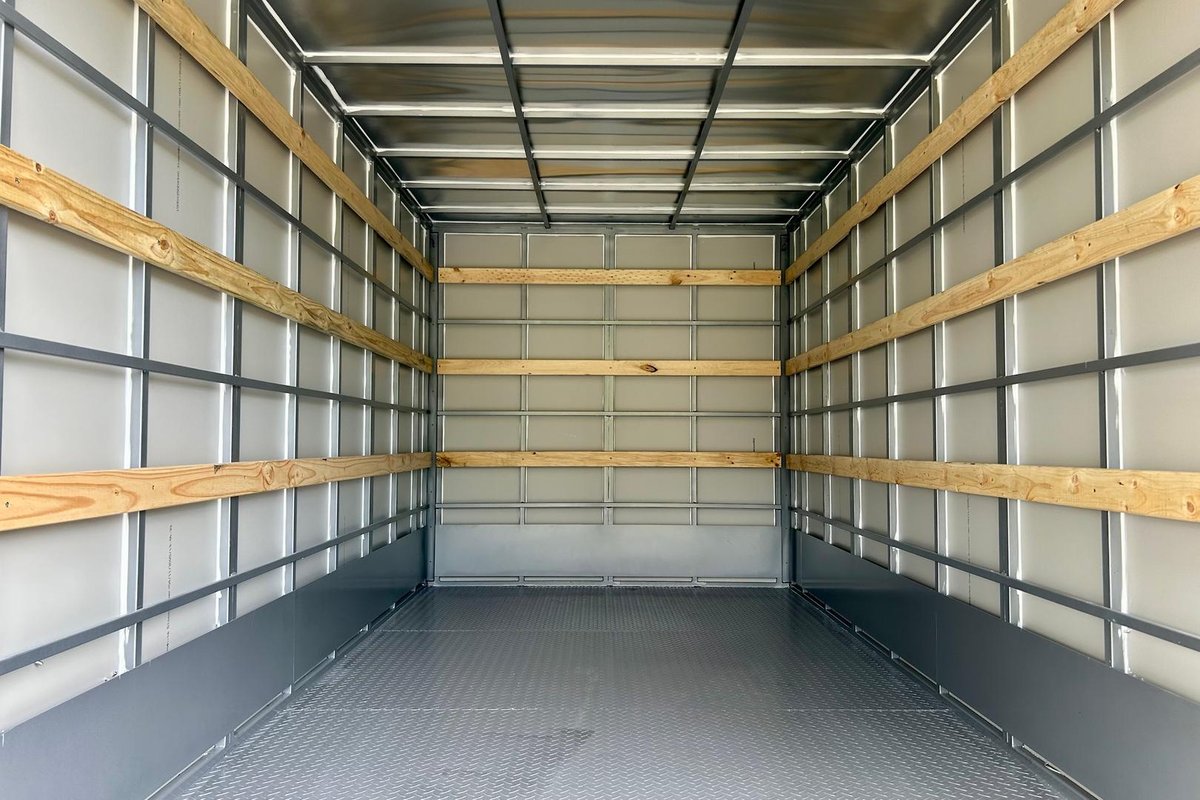 2021 Fuso Canter 615 image 24