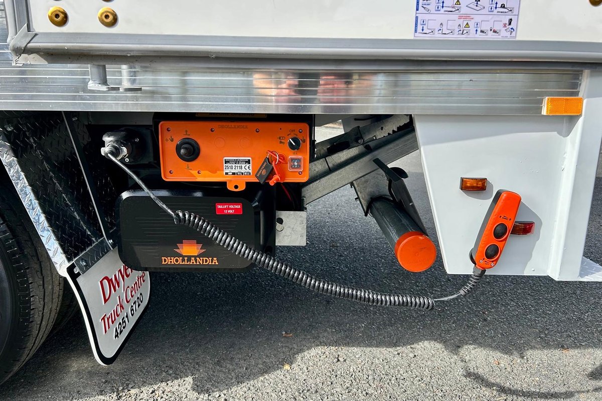2021 Fuso Canter 615 image 23