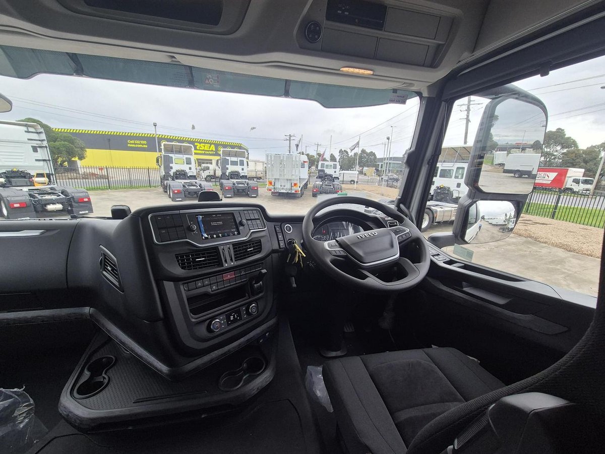 2024 Iveco S-Way AS270 image 18