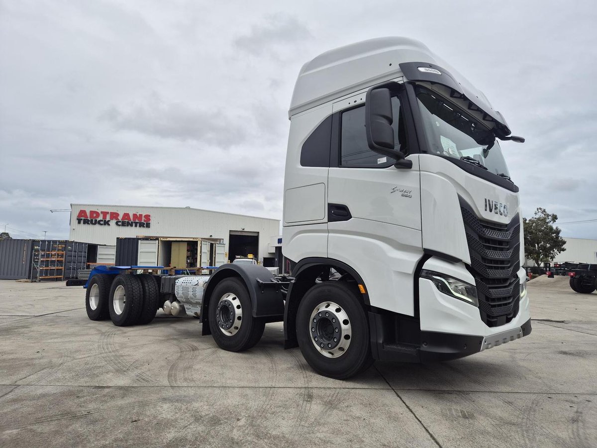 2024 Iveco S-Way AS270 image 2