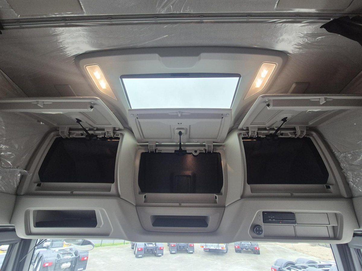 2024 Iveco S-Way AS270 image 17