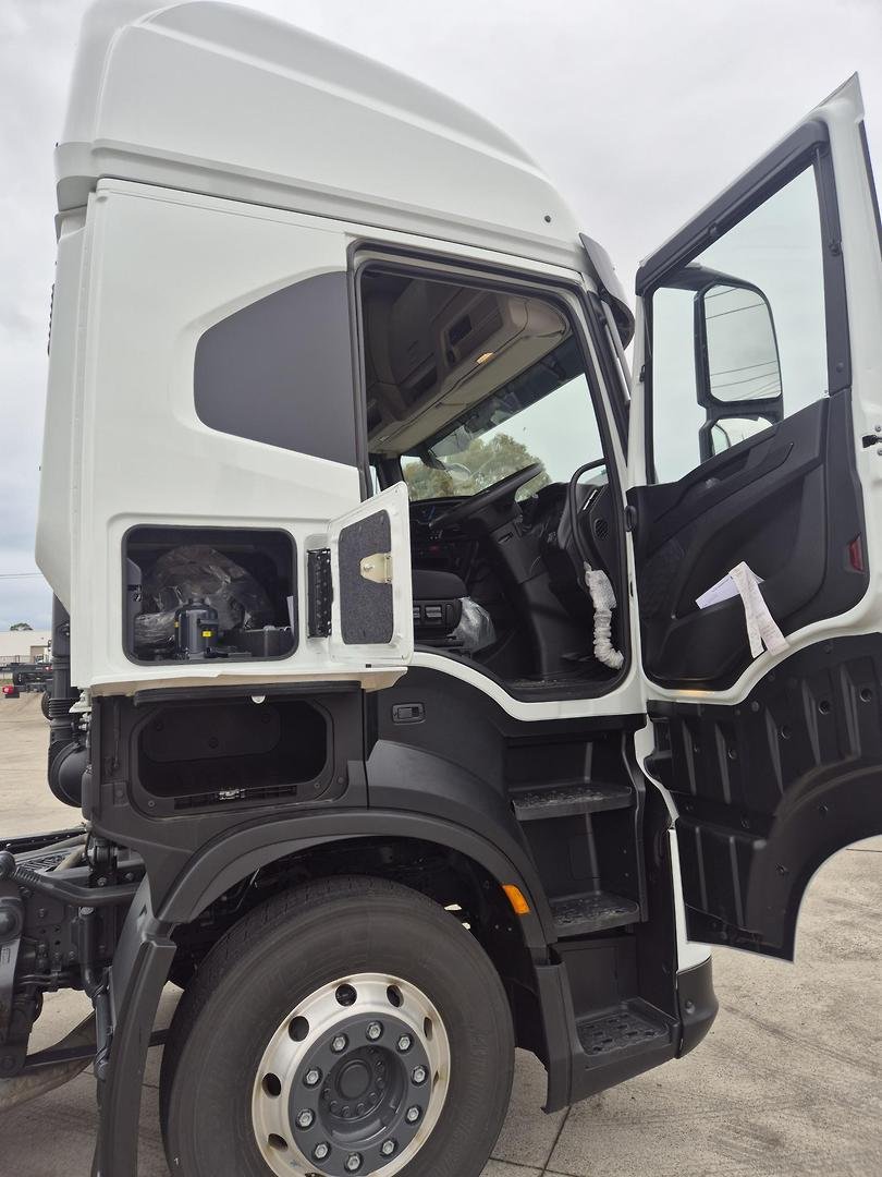 2024 Iveco S-Way AS270 image 11