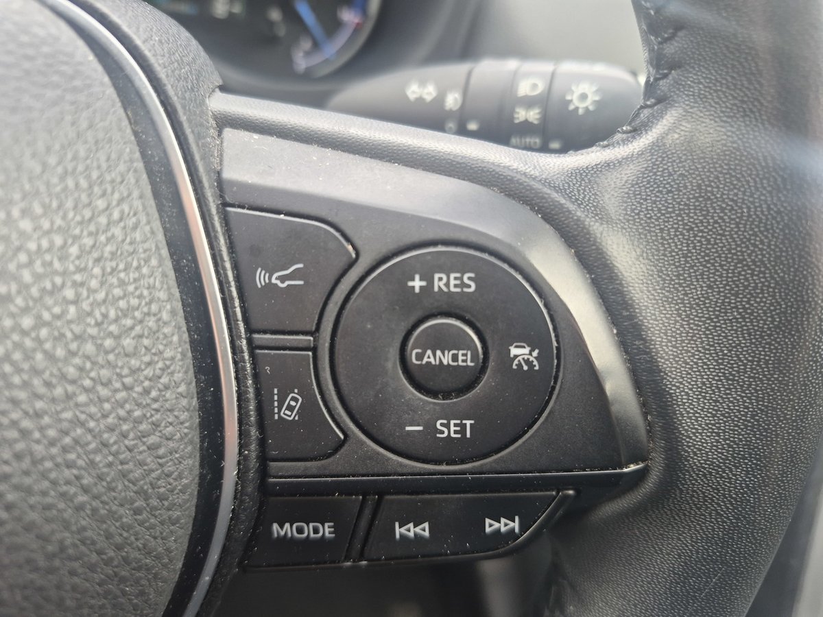 2022 Toyota RAV4 image 11