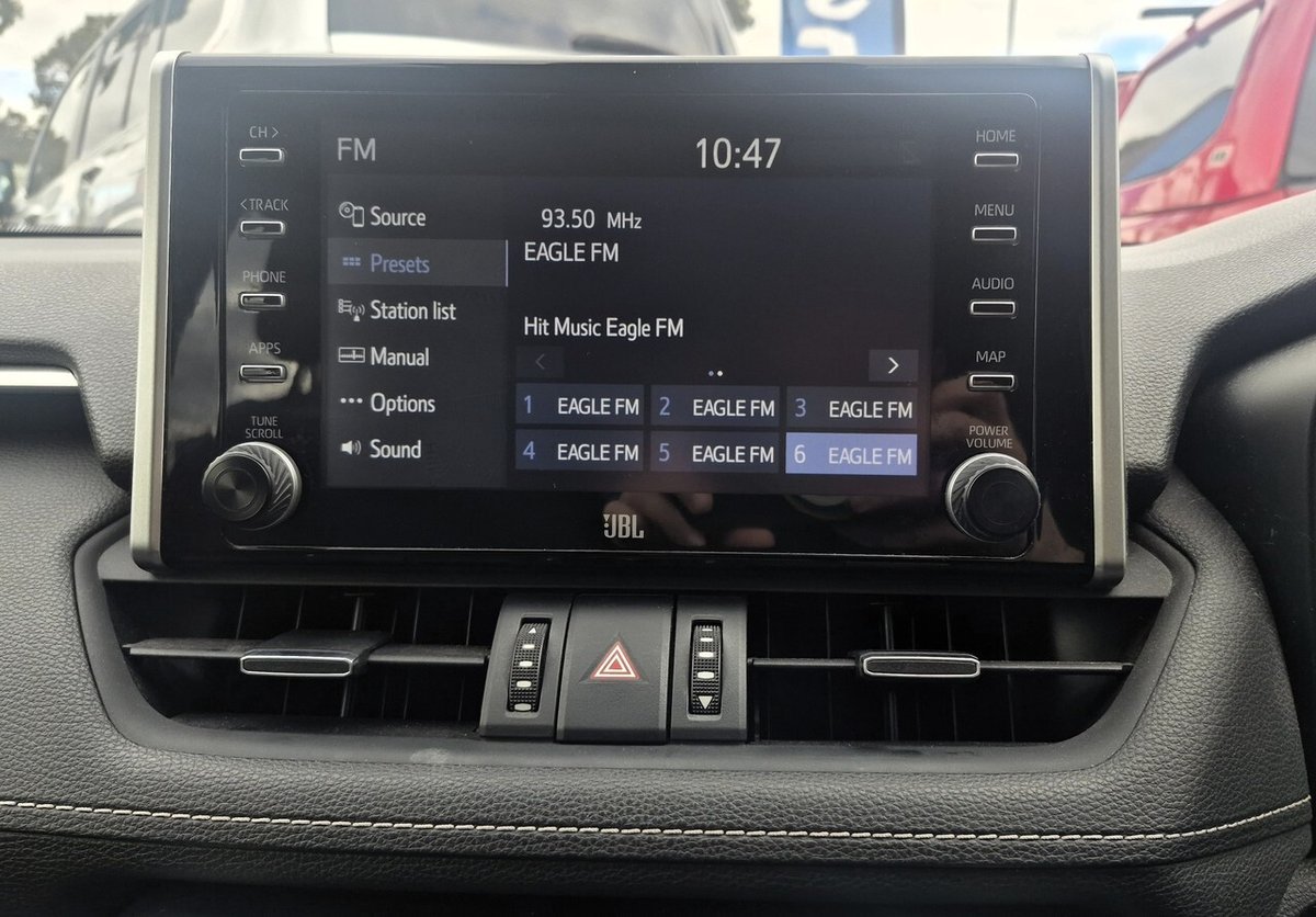2022 Toyota RAV4 image 18