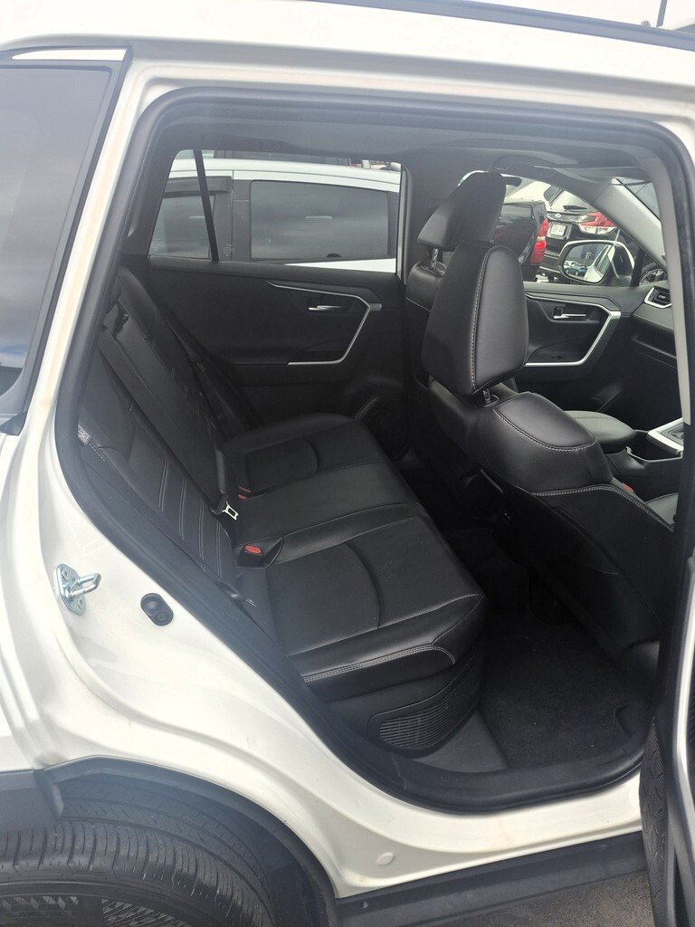 2022 Toyota RAV4 image 24