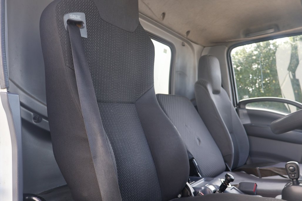 2018 ISUZU FRR 107-210 image 18