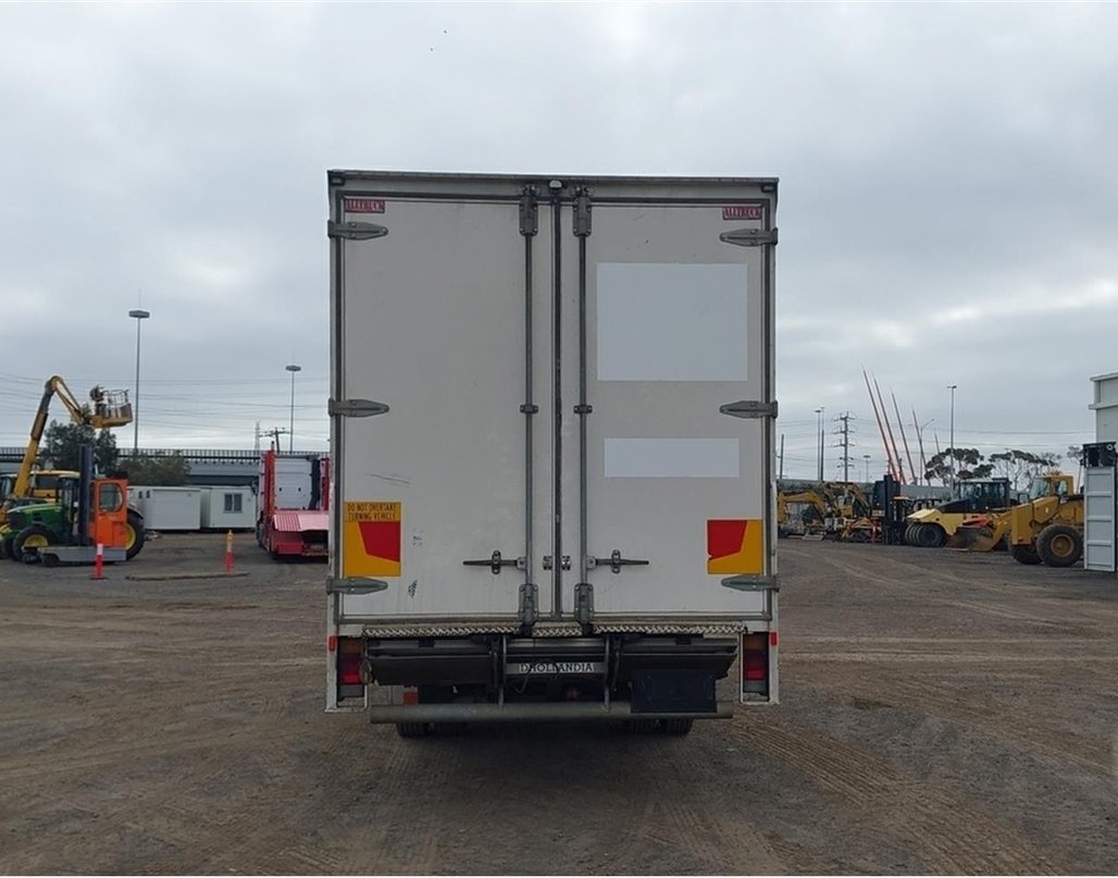 2018 Isuzu Frr 107-210 image 5