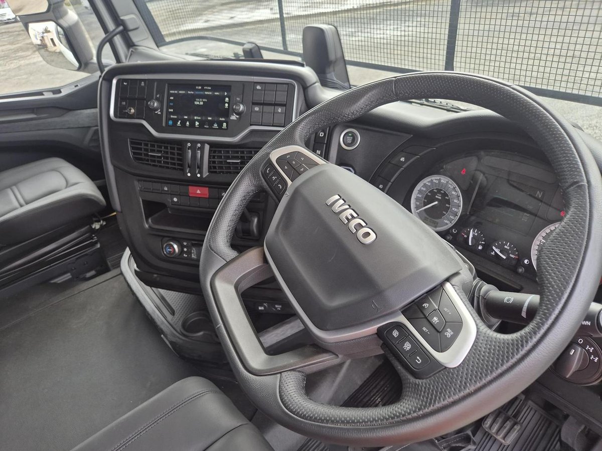 2026 Iveco S-Way AS700 image 20