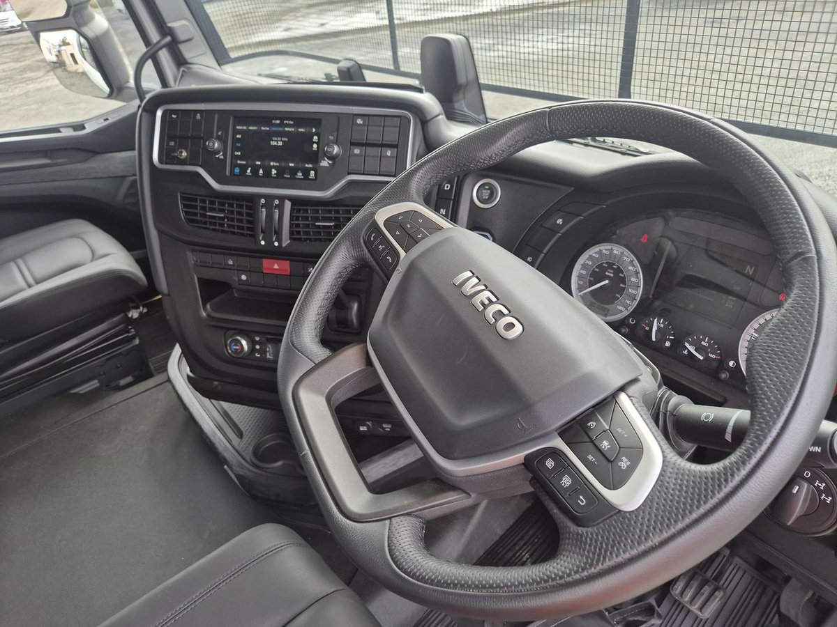 2026 Iveco S-Way AS700 image 20