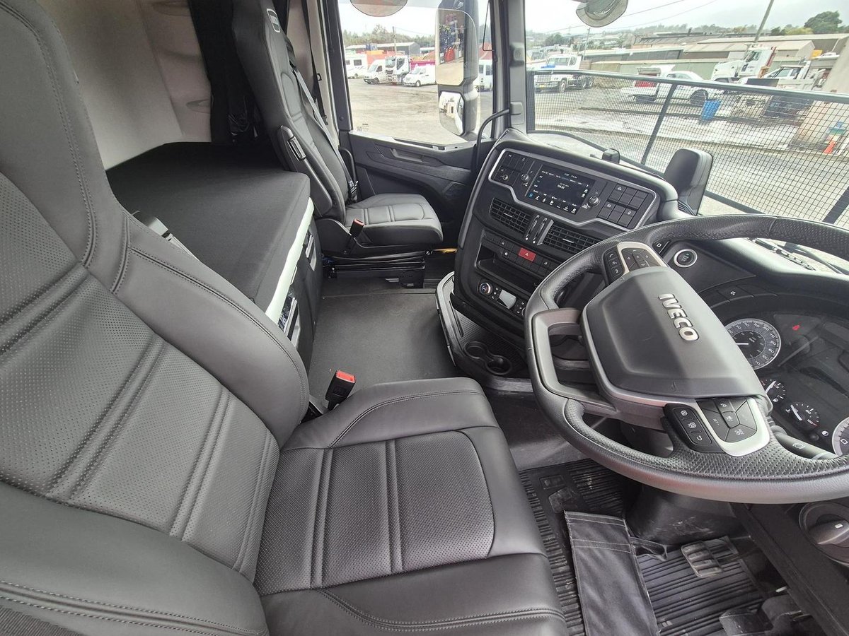 2026 Iveco S-Way AS700 image 19
