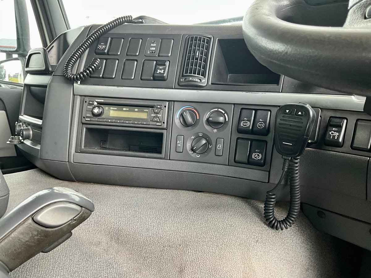 2011 Volvo Fm Series image 21