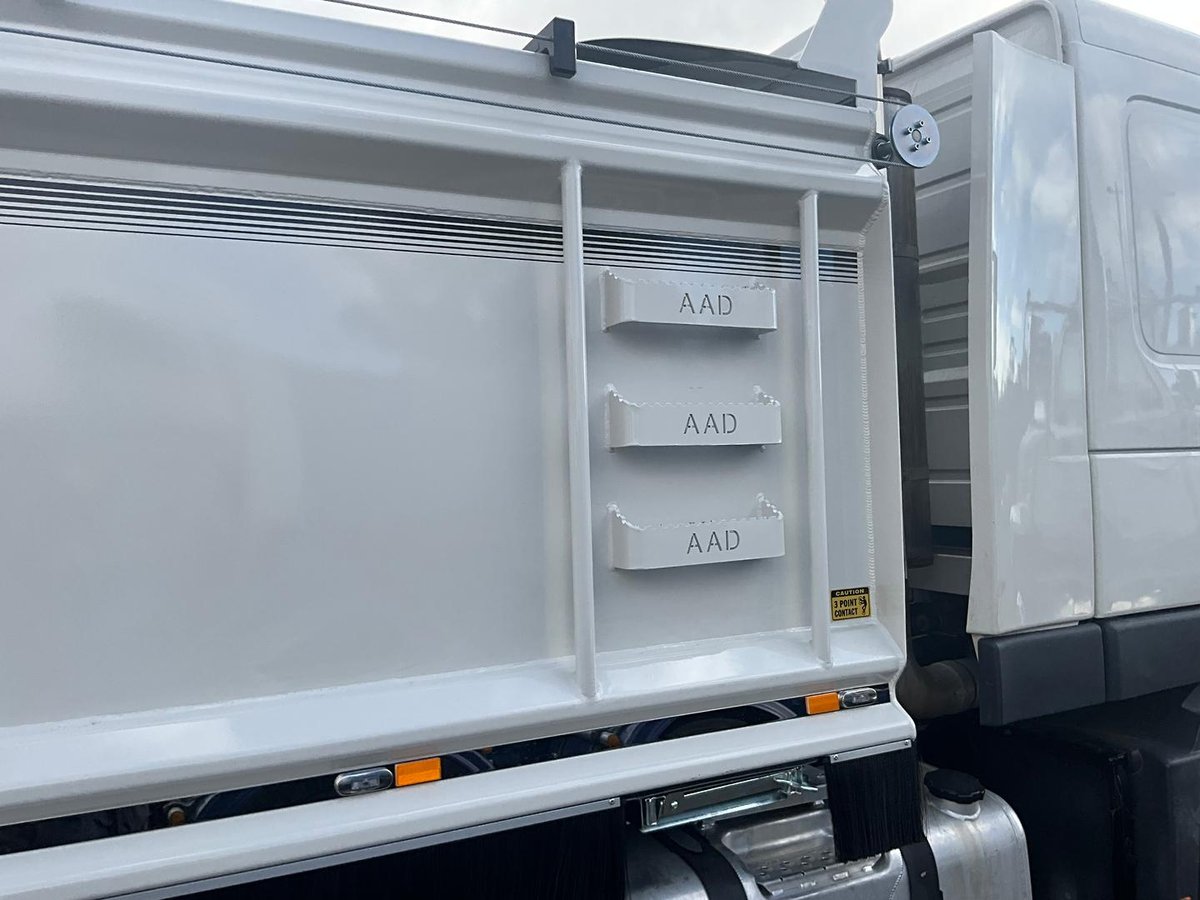 2011 Volvo Fm Series image 29