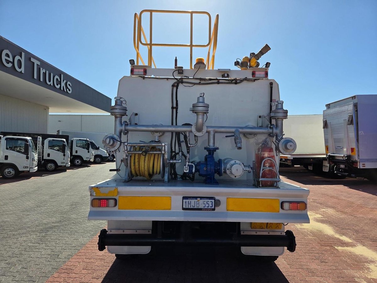 2026 Isuzu Fyh 300-350 8X4 Auto 18000L Water Cart image 6