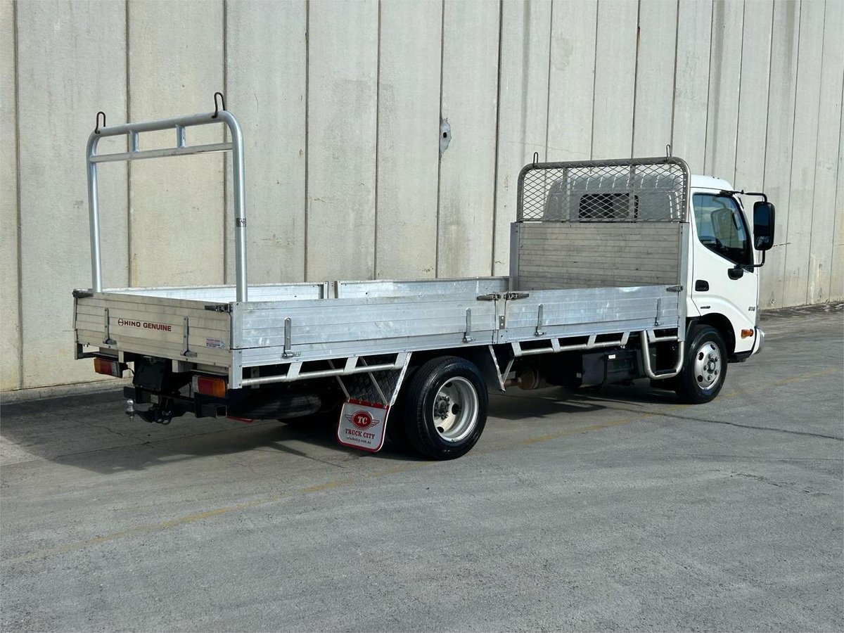 2020 Hino 300 Series 616 Alloy Tray image 7