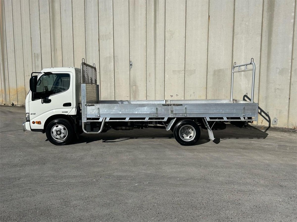 2020 Hino 300 image 2