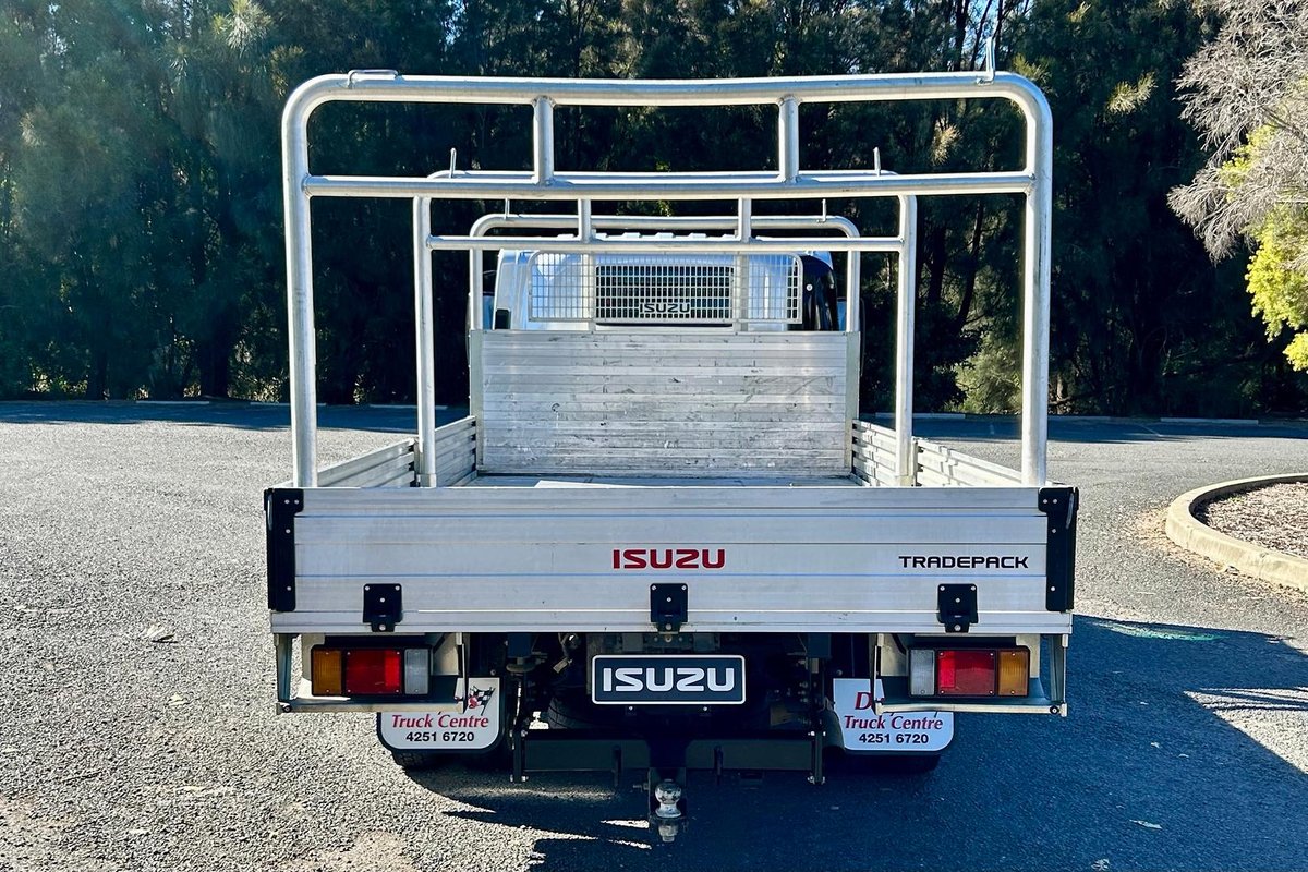 2022 Isuzu N Series NPR 45/55-155 Tradepack image 5