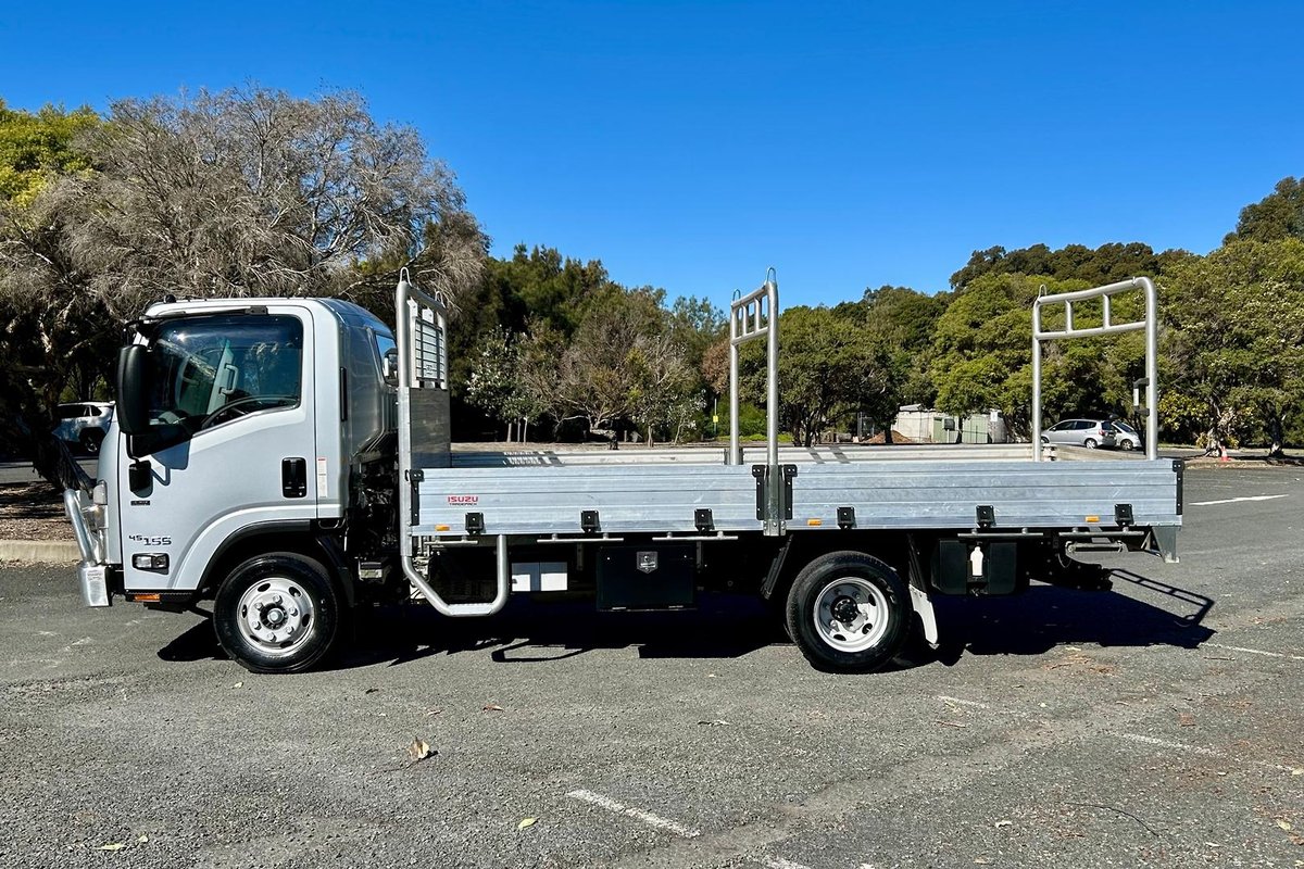 2022 Isuzu N Series NPR 45/55-155 Tradepack image 2
