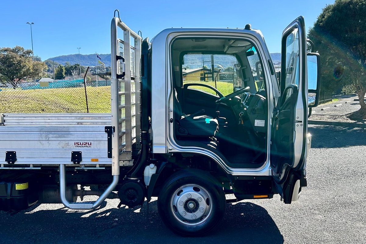 2022 Isuzu N Series NPR 45/55-155 Tradepack image 20