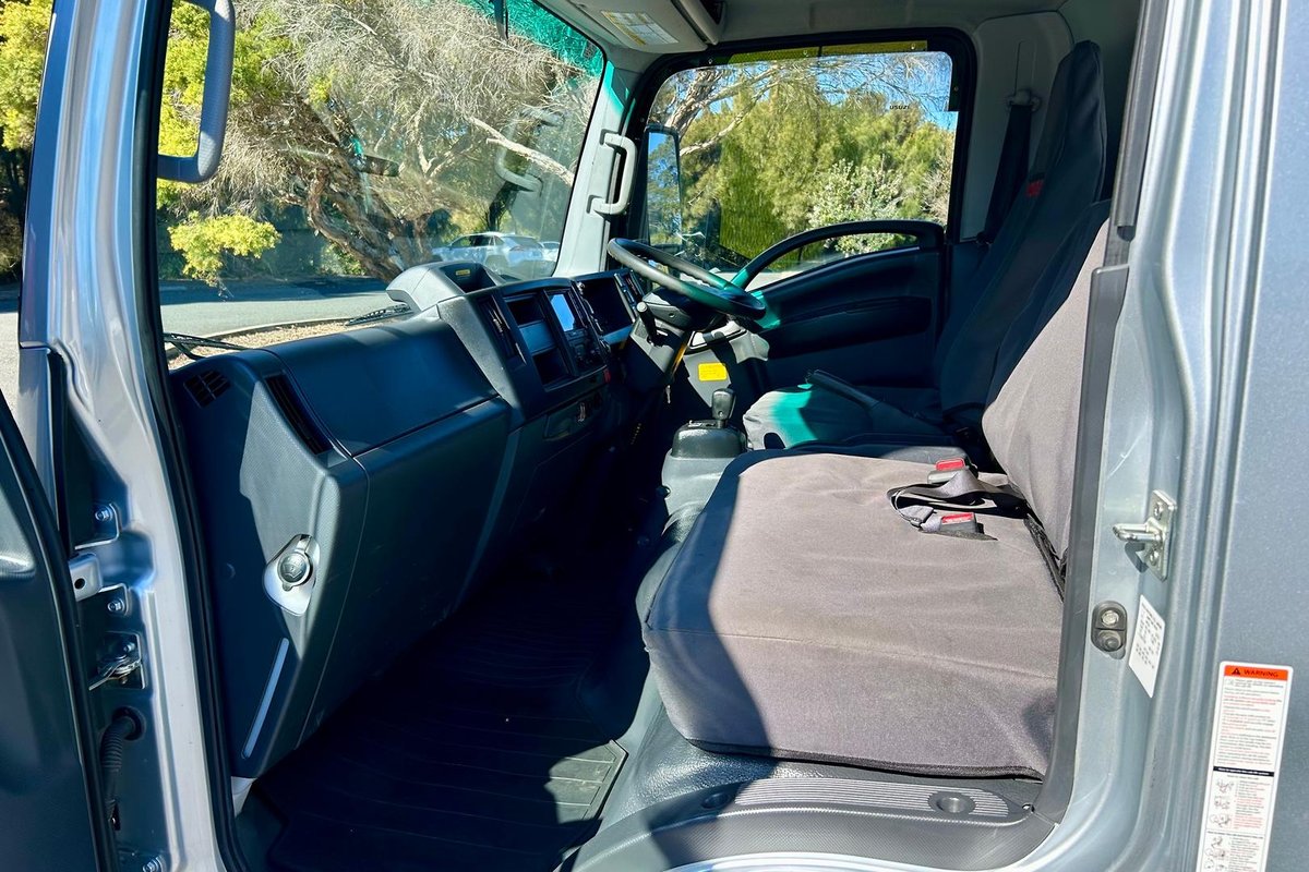 2022 Isuzu N Series NPR 45/55-155 Tradepack image 27