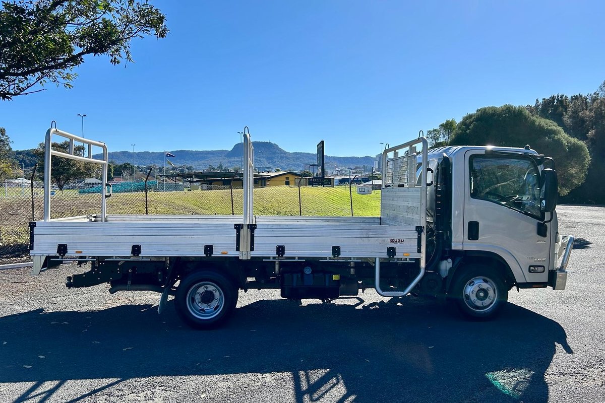 2022 Isuzu N Series NPR 45/55-155 Tradepack image 7