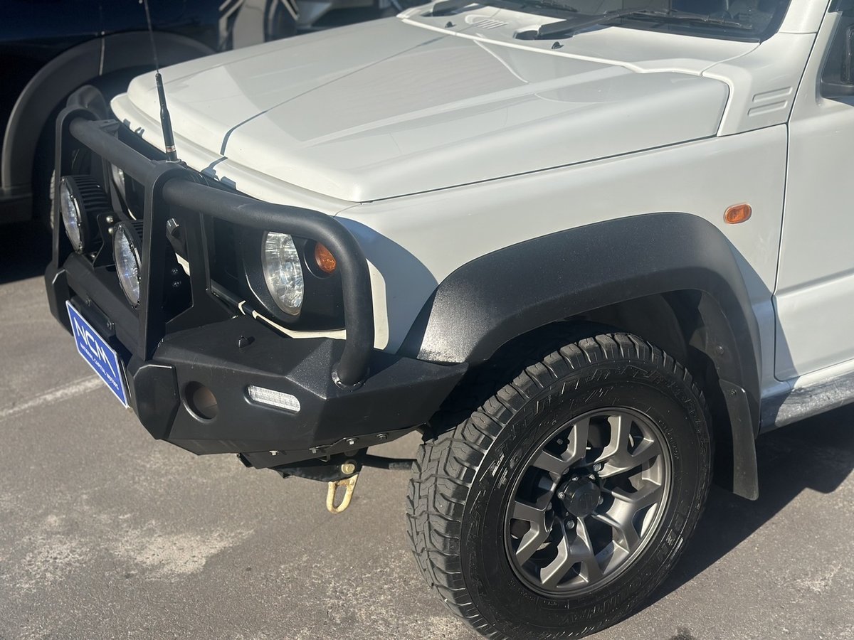 2023 Suzuki Jimny GLX GJ 4X4 Dual Range image 7