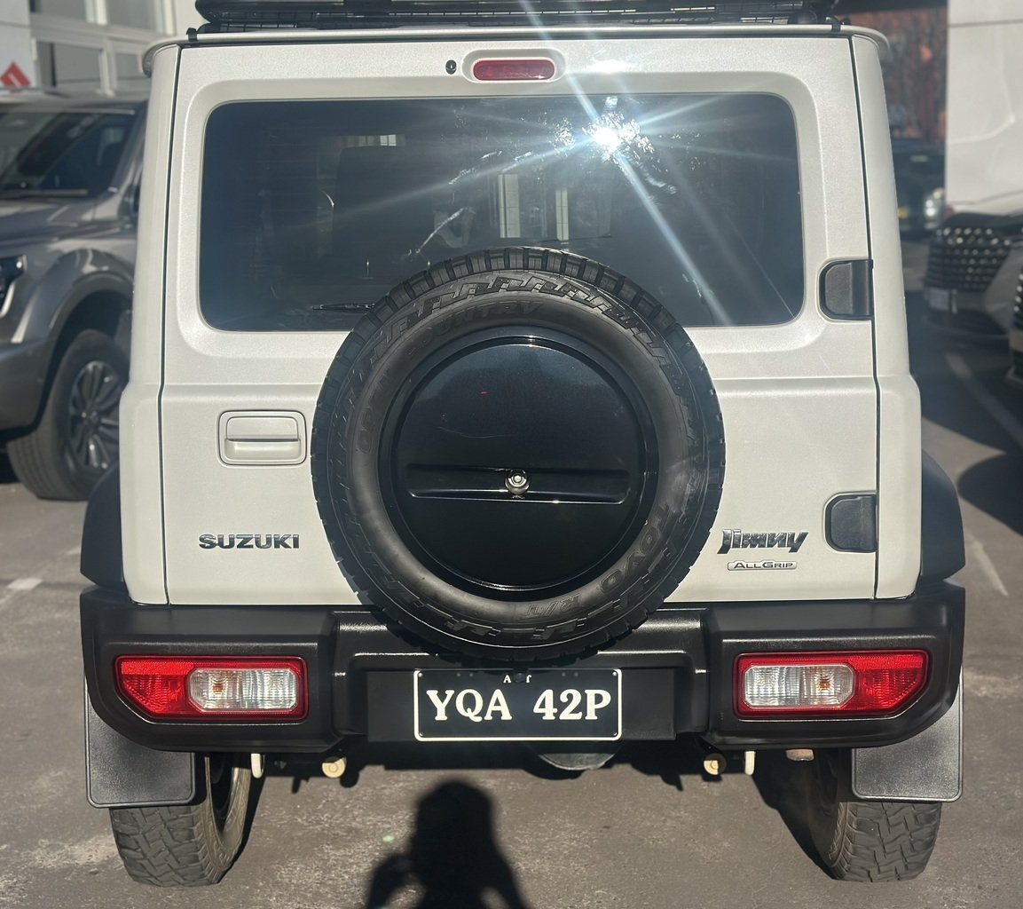 2023 Suzuki Jimny GLX GJ 4X4 Dual Range image 9