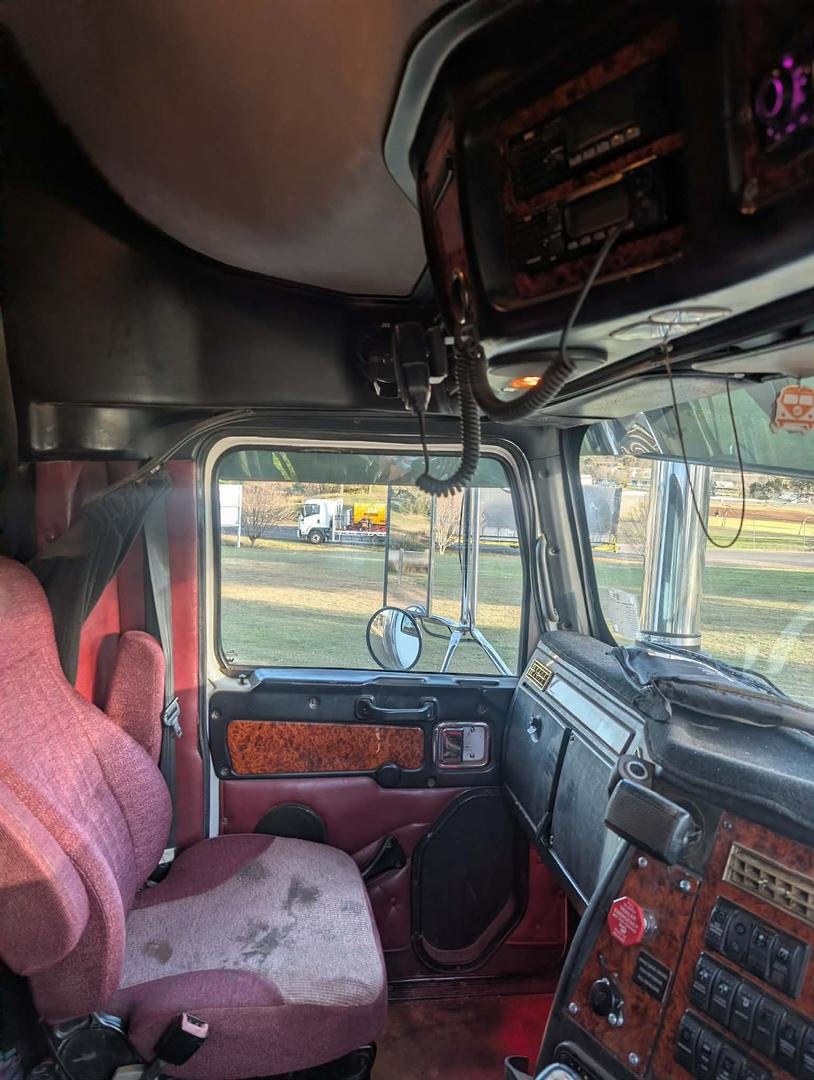 2011 Western Star 4900 Series 4900FX image 18