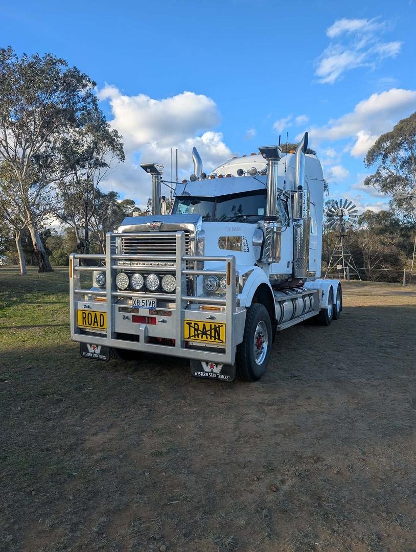 2011 Western Star 4900 Series 4900FX image 3