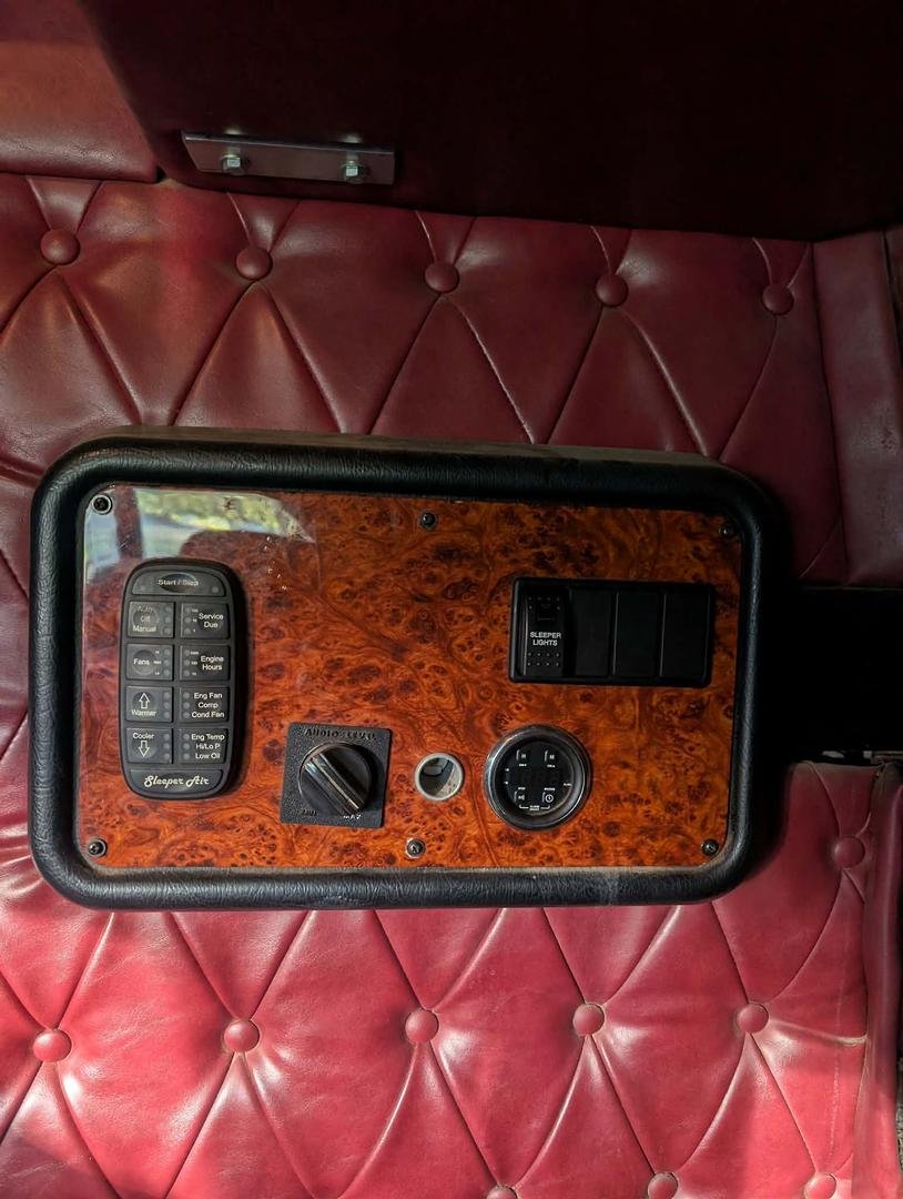 2011 Western Star 4900 Series 4900FX image 24