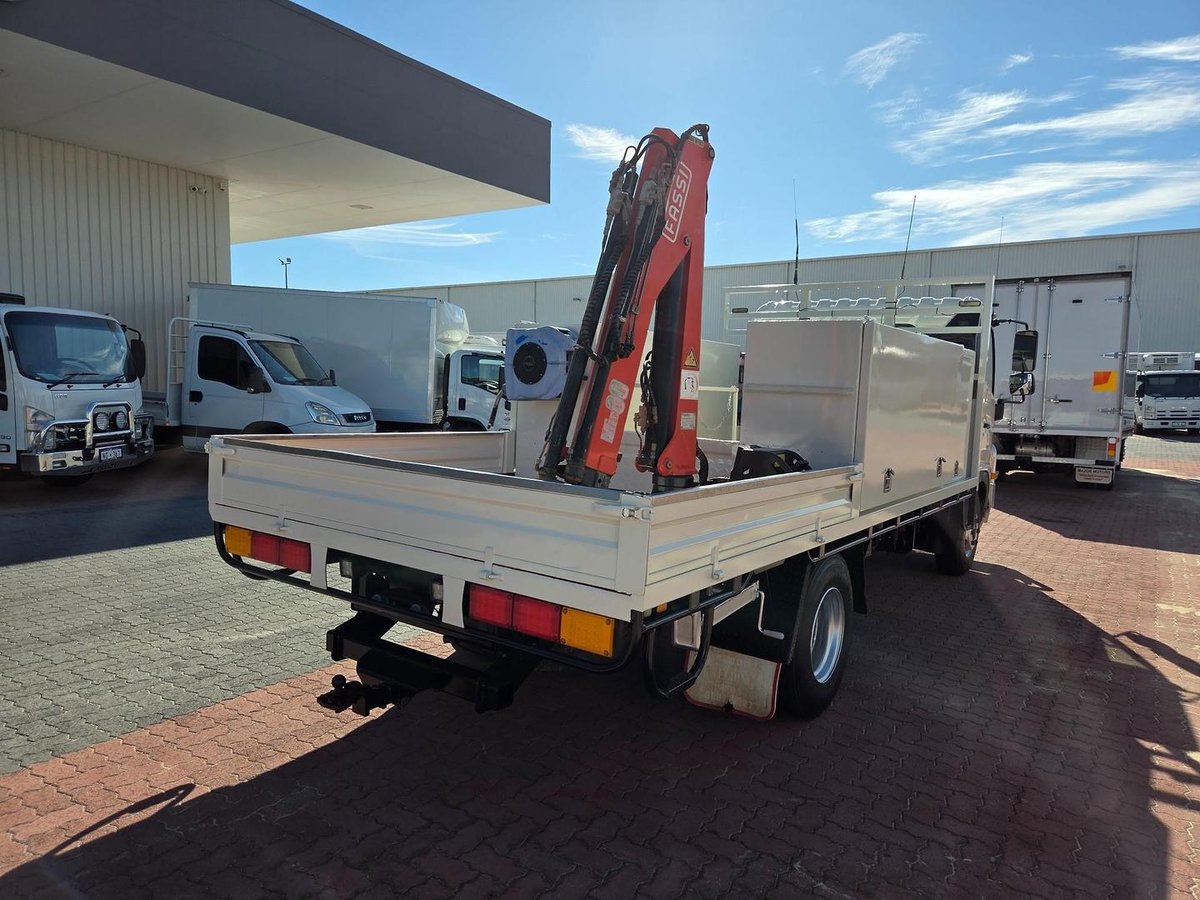 2013 Hino Fc 1022-500 Series Service Truck And Crane Combo image 5