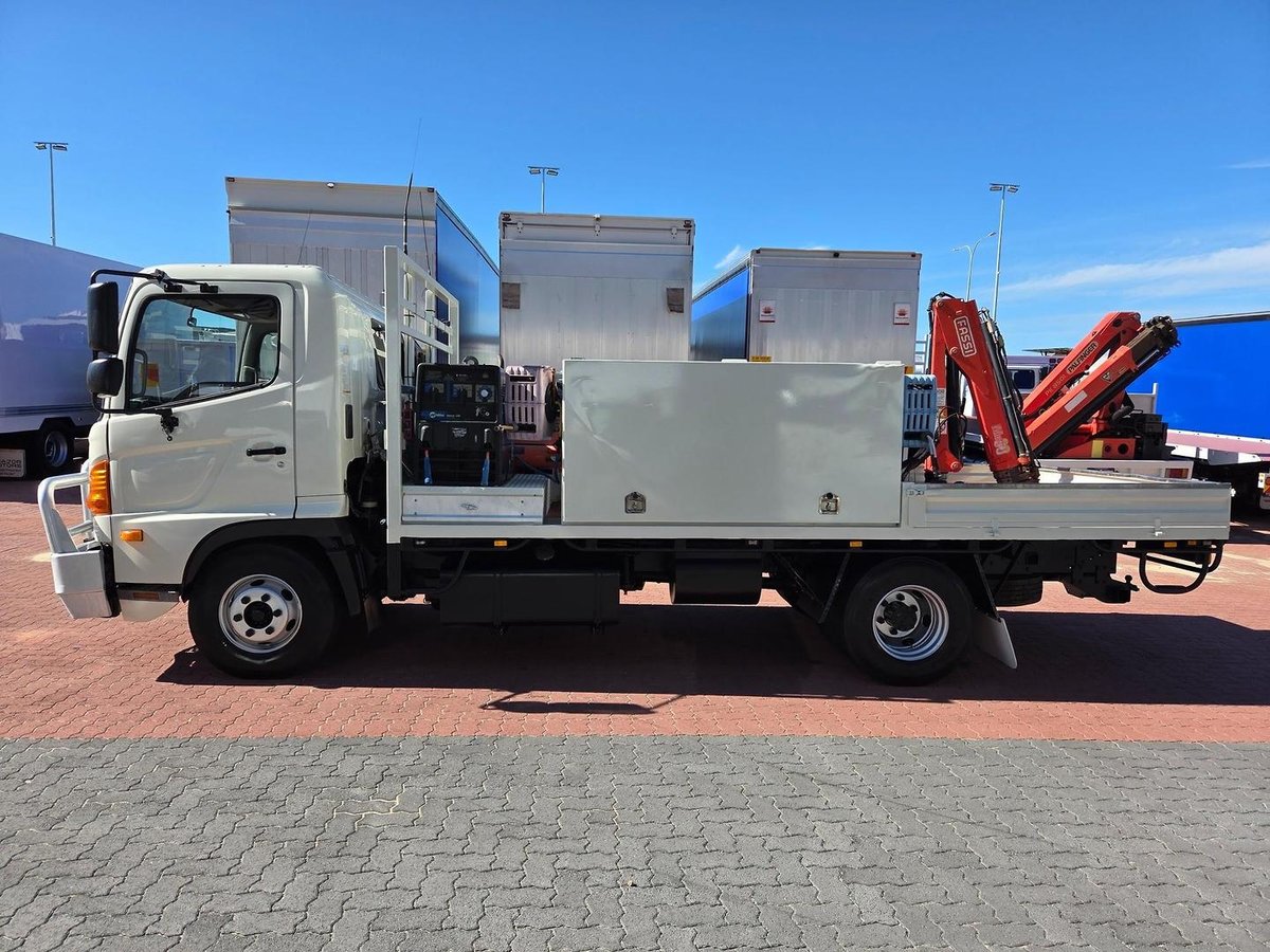 2013 Hino Fc 1022-500 Series Service Truck And Crane Combo image 19